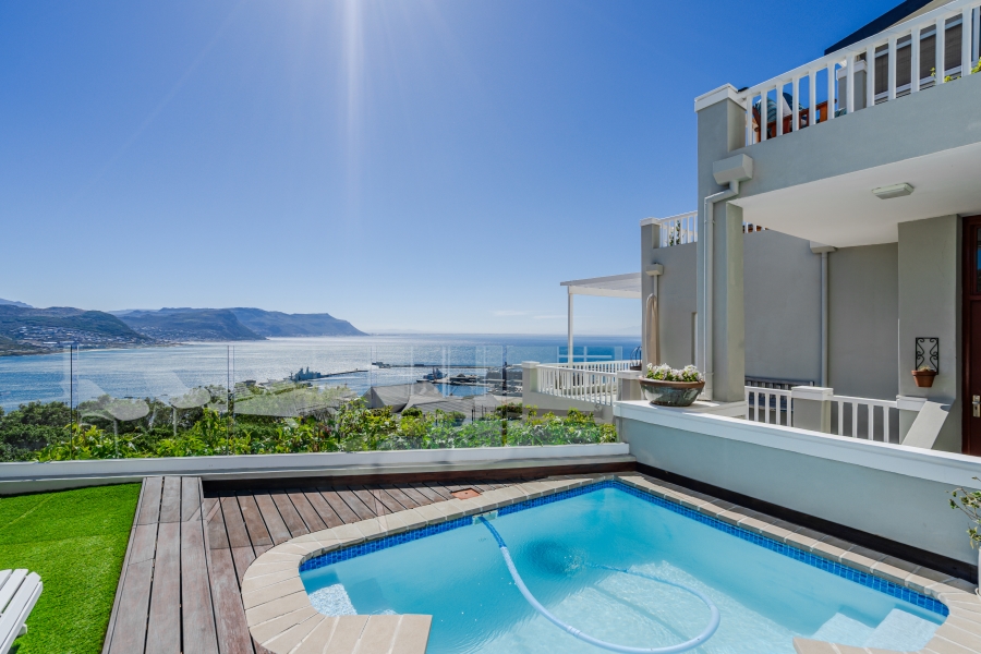 4 Bedroom Property for Sale in Simons Kloof Western Cape